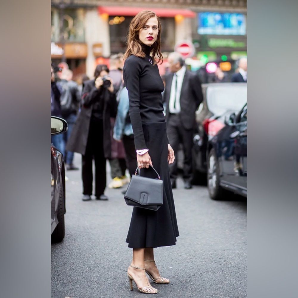 Live show, Love an all Black outfit! How to style black outfits inspiration - Picture 15 of 15